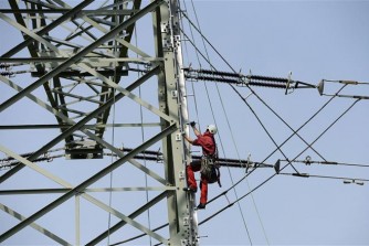 Nhật Bản yêu cầu người tiêu dùng tiết kiệm điện tối đa vì căng thẳng năng lượng