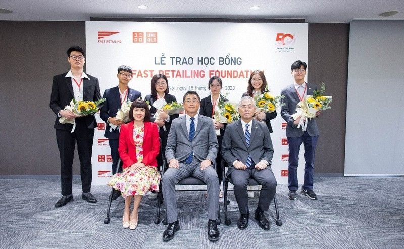 Uniqlo cấp học bổng cho 6 người Việt du học Nhật Bản