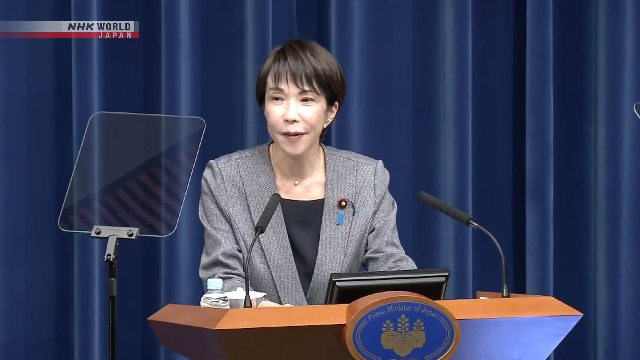 Bà Takaichi phát biểu trước báo giới sau phiên họp Quốc hội đặc biệt.