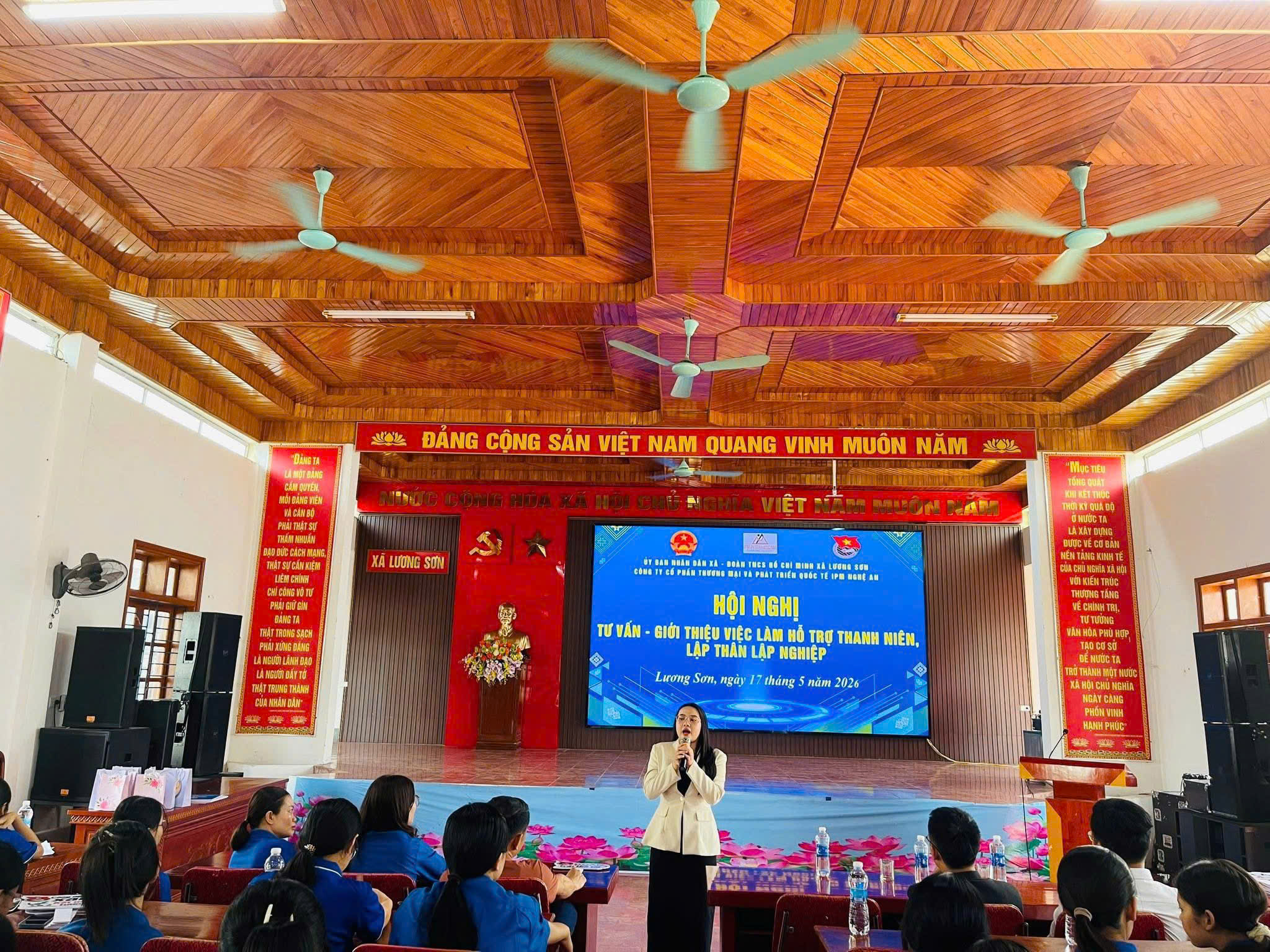 IPM Đồng Hành Cùng Chương Trình Tư Vấn Việc Làm Tại Xã Lương...